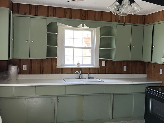 4th image of 641 Oakwood Ave