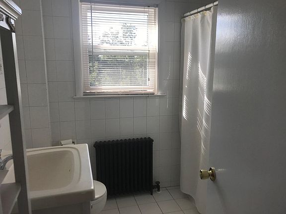 5th image of 165 14th Ave Floor 2