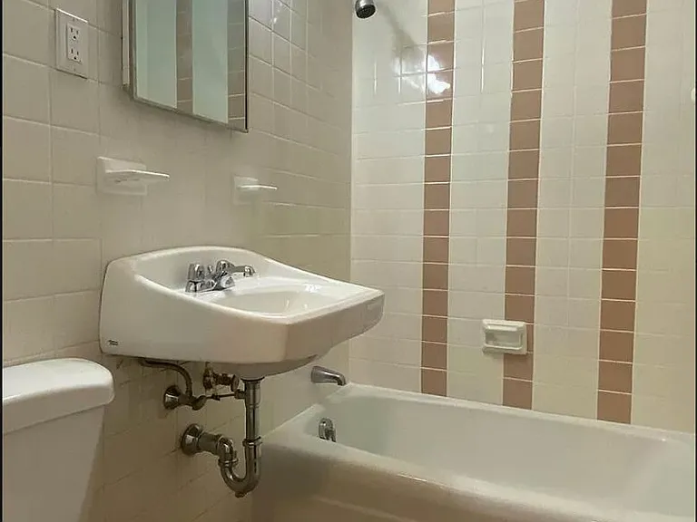 64 Brighton Ave #28 — Photo 4