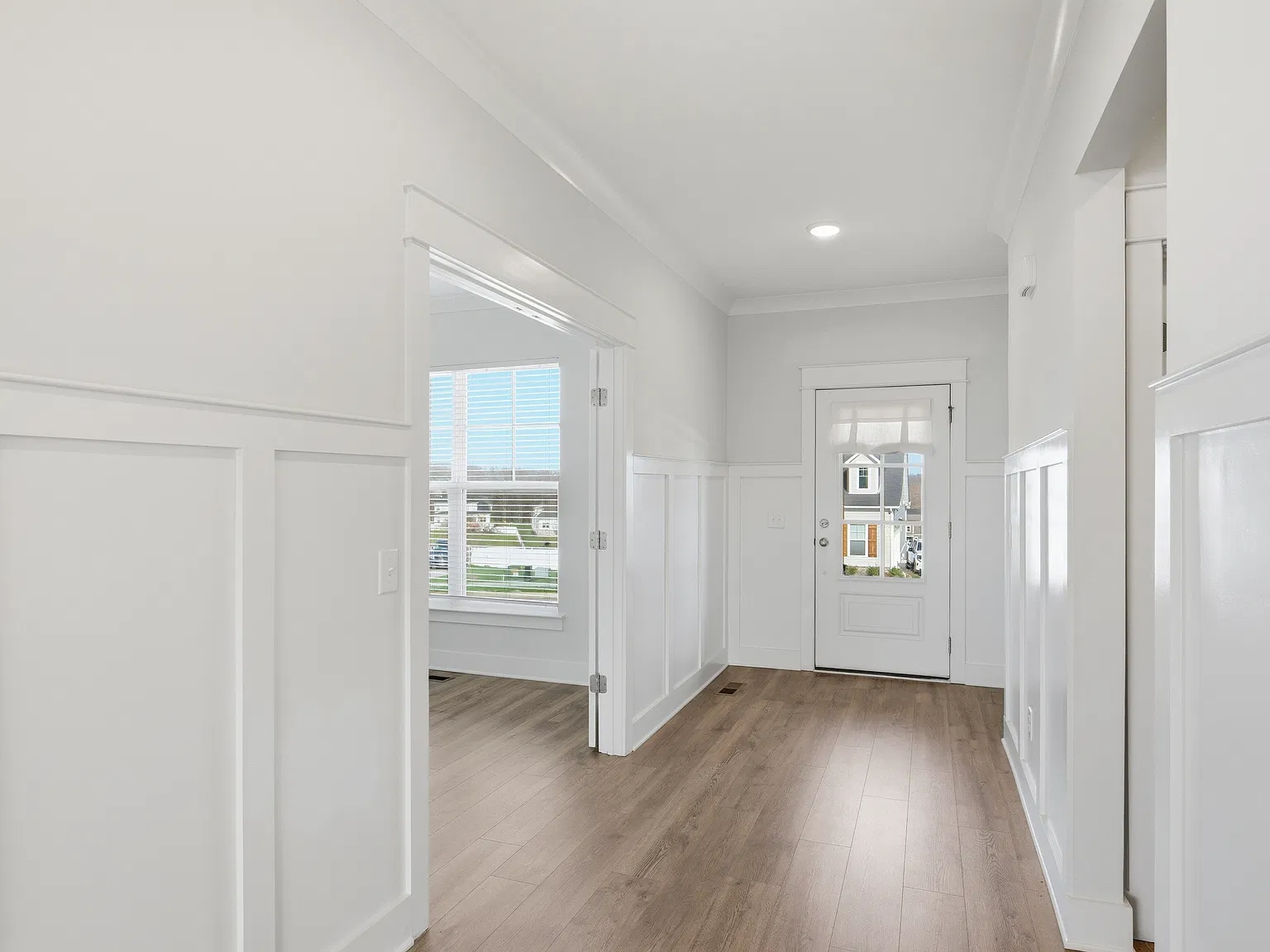 4 bed, 3.5 bath, 3216 sqft, $4,500 — Photo 3