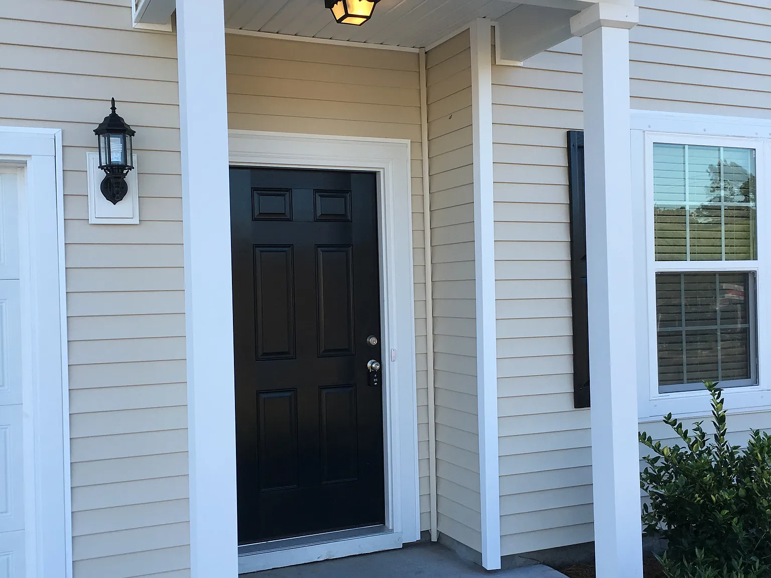 5 bed, 3268 sqft, $2,700 — Photo 2