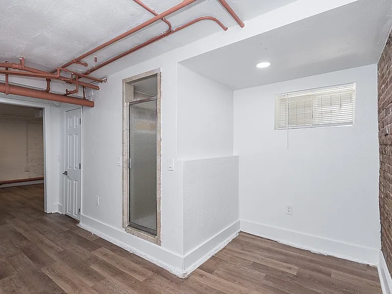 Wolcott Apartments — Photo 20