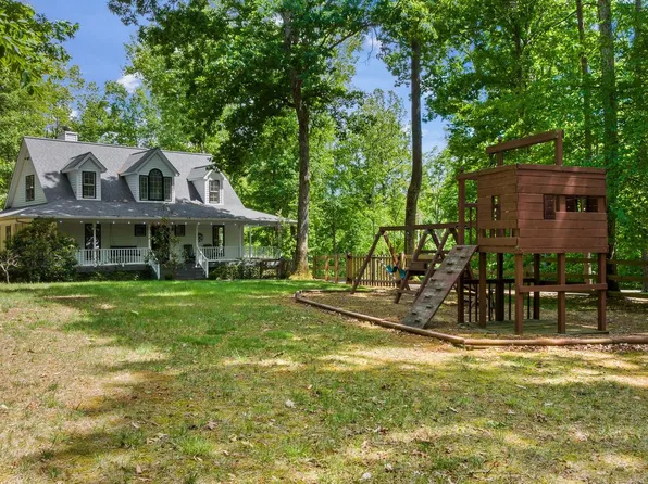 81 Lady Jane Ln, Fredericksburg, VA 22406