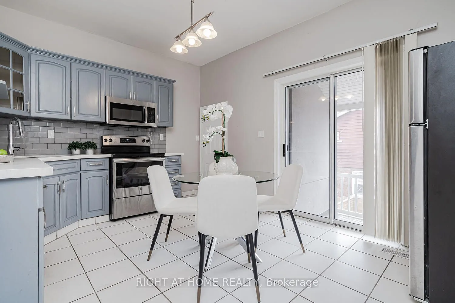 1 bed, $2,100 — Photo 3