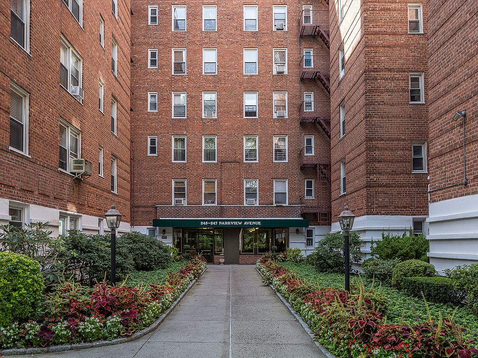 1st image of 247 Parkview Ave APT 4K