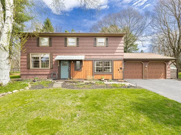 218 East St, Pittsford, NY 14534