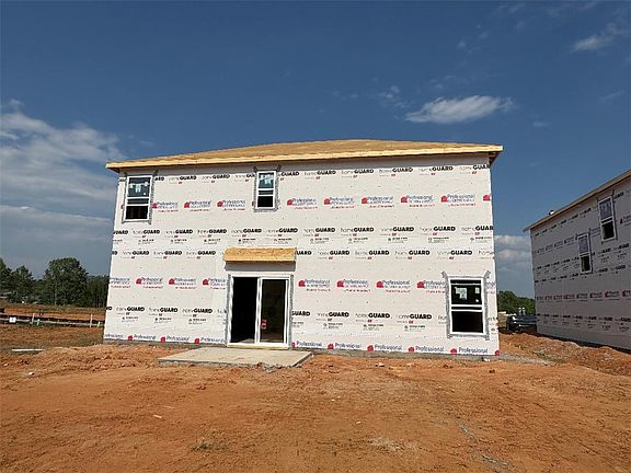 3rd image of 132 Edgewood Farms Ct