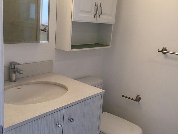 4th image of 2800 Pine Tree Dr APT 3