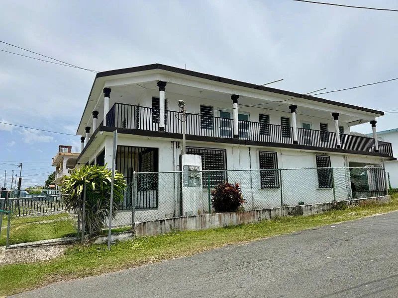 2 bed, 1.0 bath, 598 sqft, $900 — Photo 2