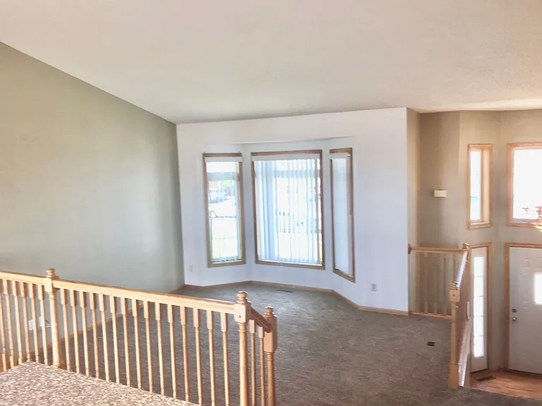 804 Harrison Dr — Photo 6