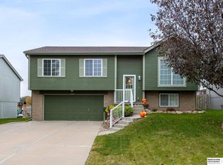 17209 Taylor St, Omaha, NE 68116