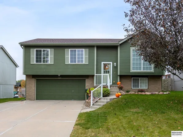 17209 Taylor St, Omaha, NE 68116