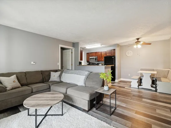 304 Ashley Ct, Brooklyn, MI 49230