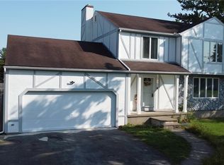 400 Helfer Ln, Minoa, NY 13116