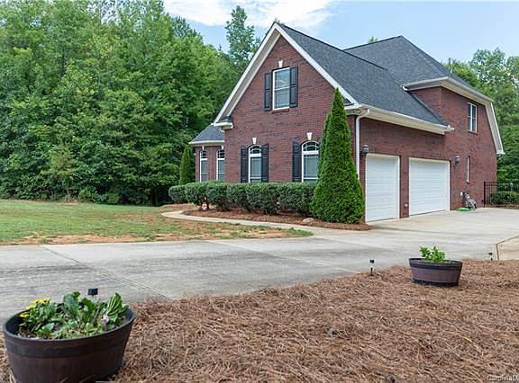 4th image of 4061 Timber Crossing Dr