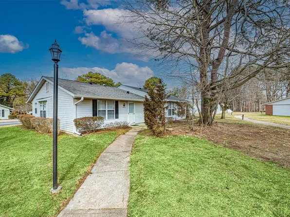 461 Oldham Court #A, Ridge, NY 11961