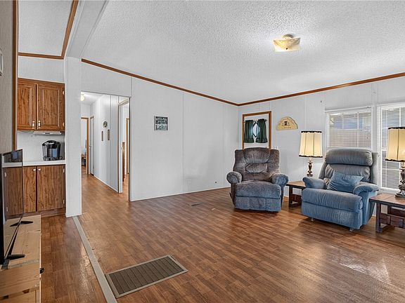 4th image of 213 Bonner Rd