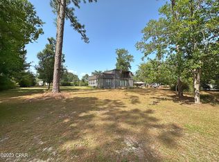 868 2nd St, Chipley, FL 32428