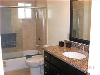 5th image of 3221 Catalina Ave