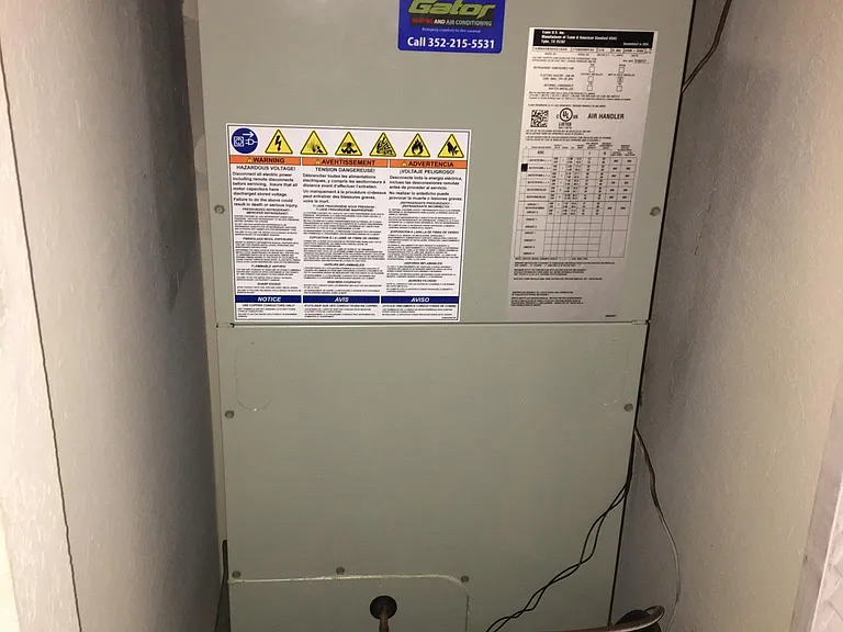 Trane brand 
AC unit installed 2018
16 Seers energy saver