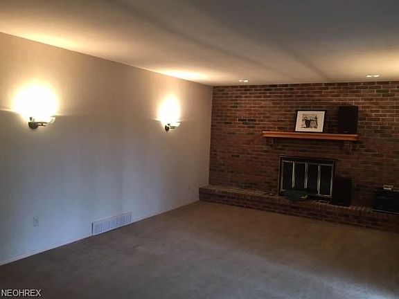 2nd image of 33283 Cromwell Dr