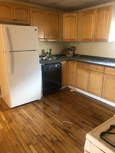 3 bed, 1200 sqft, $3,400 — Photo 3