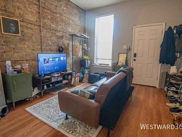 1479 W Huron St #2R — Photo 2