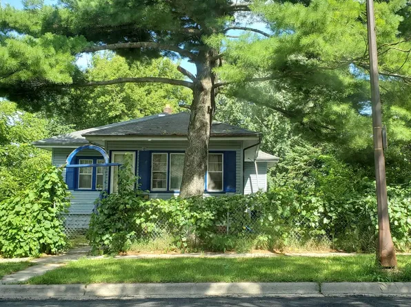 858 Stickney St, Saint Paul, MN 55107