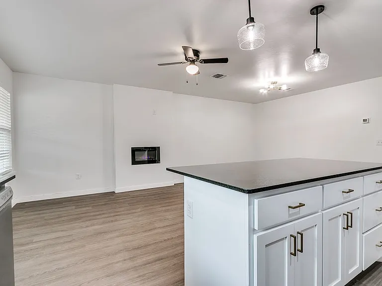 321 Mooring Dr — Photo 3
