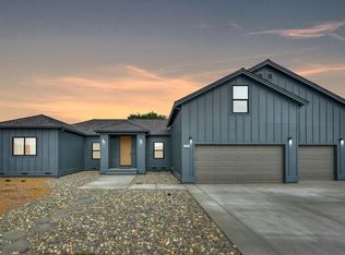 121 Rugosa Dr, Folsom, CA 95630