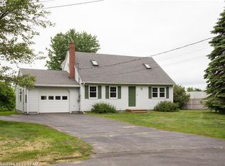 11 Colonial Dr, Saco, ME 04072