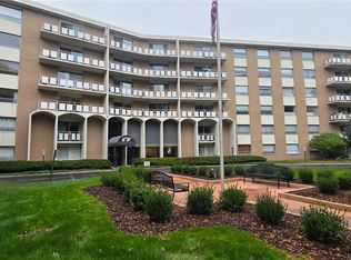 3400 Wooster Rd APT 313, Rocky River, OH 44116