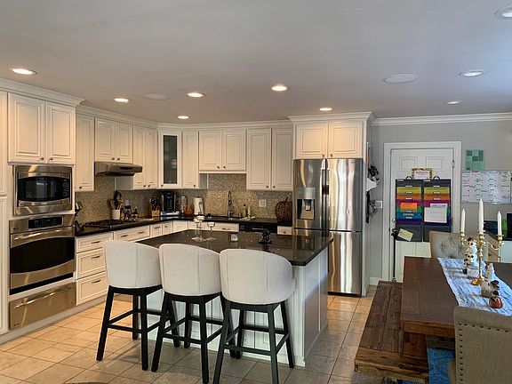 5th image of 1053 Wallace Dr