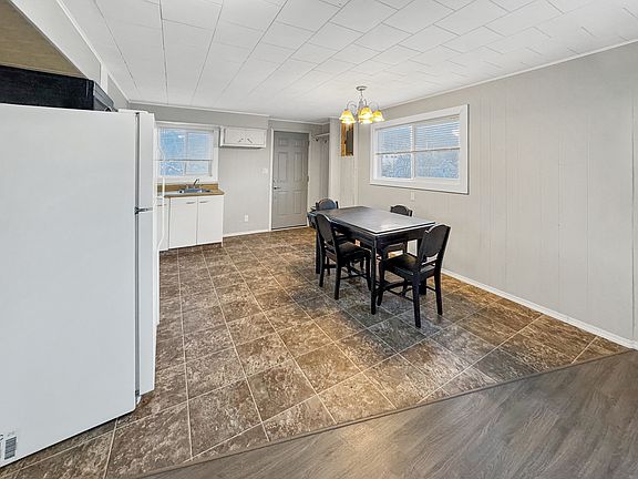 4th image of 22609 9th Ave Unit 4