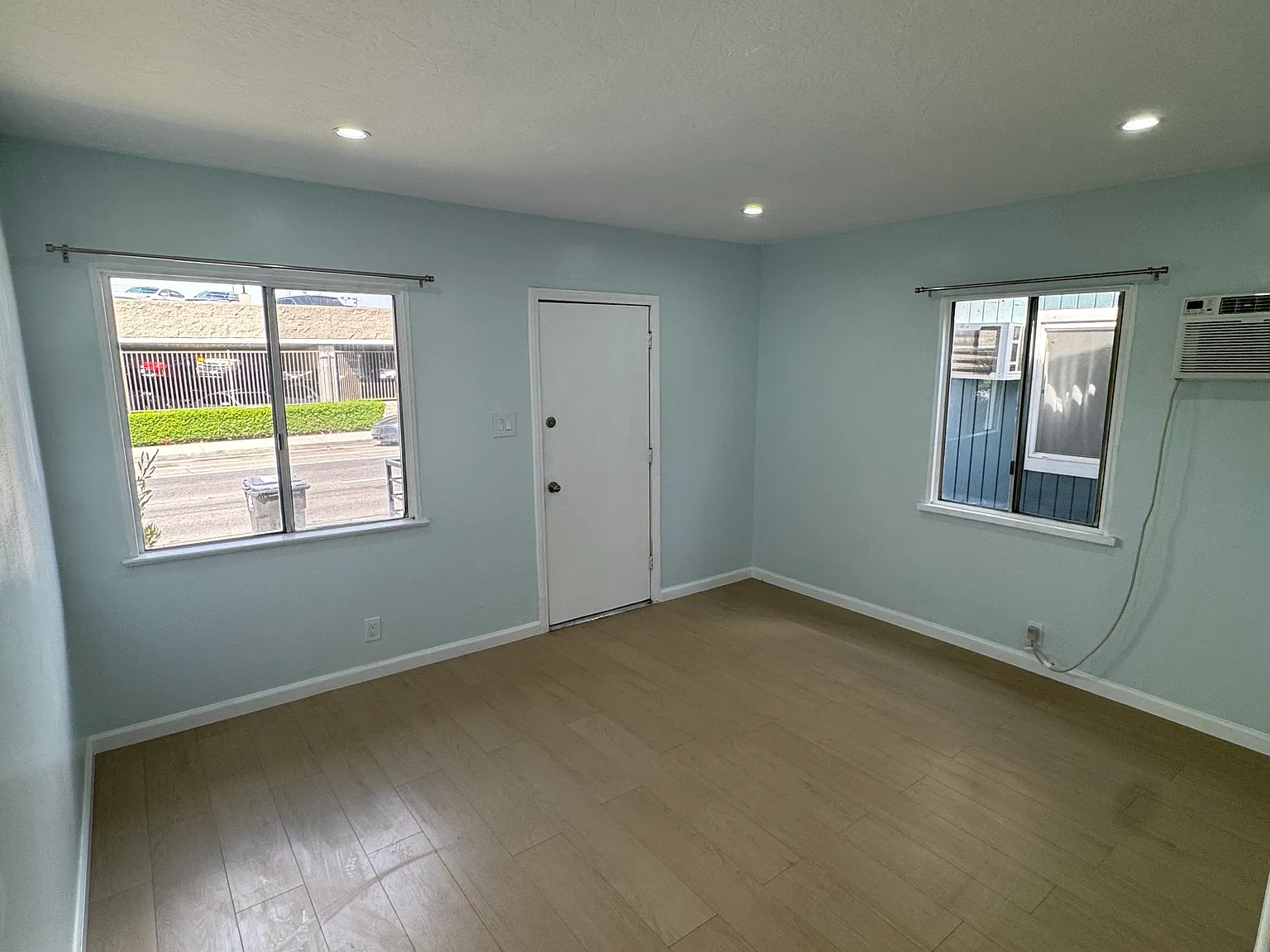 1 bed, 400 sqft, $1,750 — Photo 3