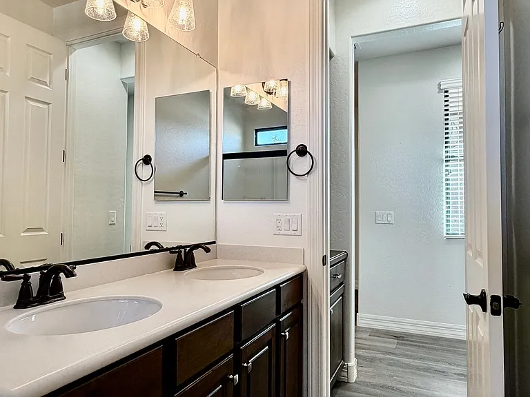 1777 W Ocotillo Rd — Photo 28