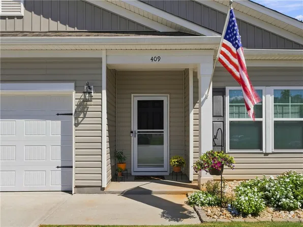 409 Sonoma Ct, Seneca, SC 29678