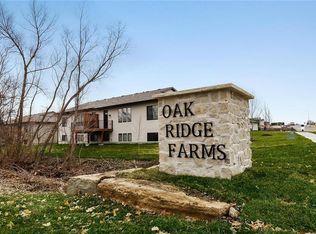 105 E Pine Ln, Raymore, MO 64083