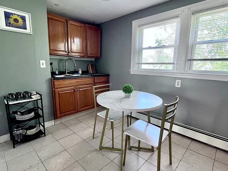712 Main St #3 — Photo 10