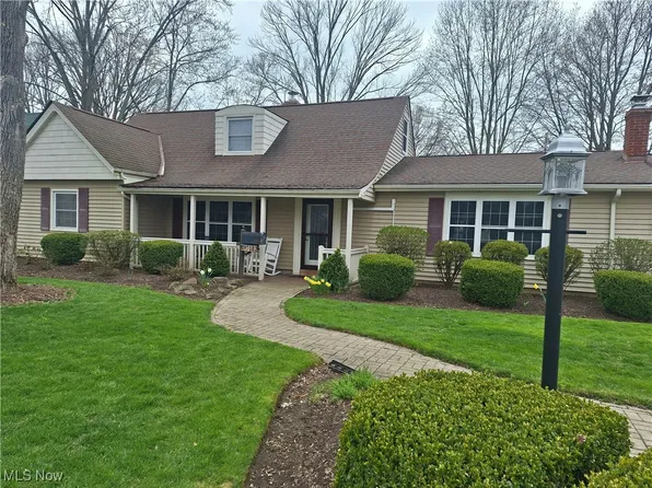 7082 Beresford Ave, Parma Heights, OH 44130