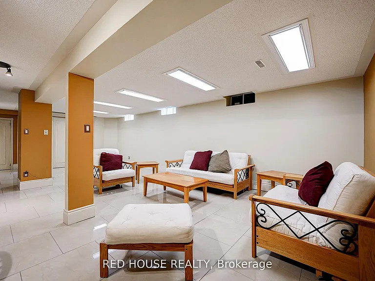 4450 Mayflower Dr #BASEMENT — Photo 15