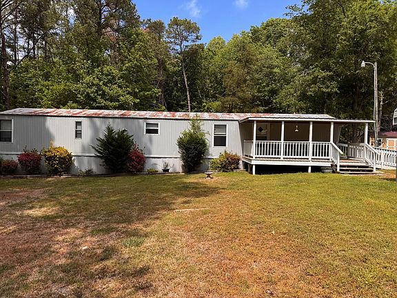 3rd image of 2289 S Lake Dr