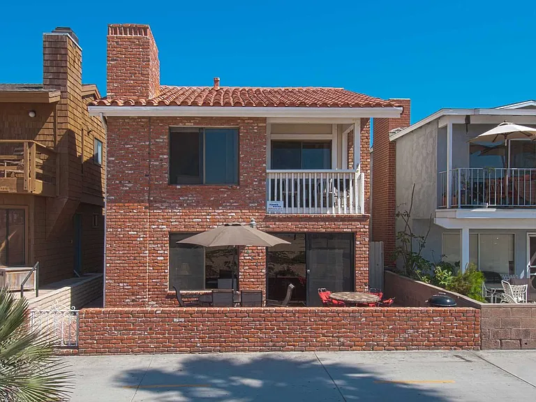 414 E Oceanfront — Photo 31