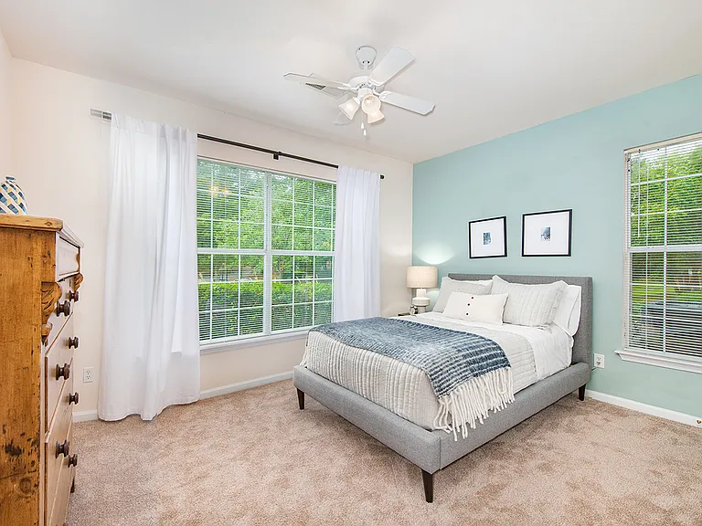 MAA Beverly Crest — Photo 17