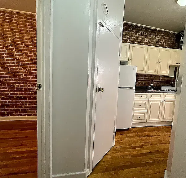1109 1st Ave #5A — Photo 9