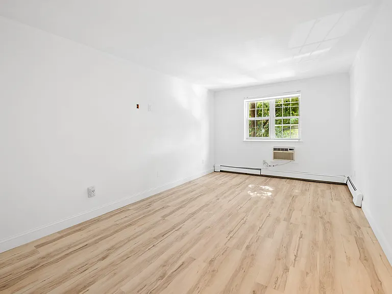 2 Consulate Dr #1-O — Photo 9