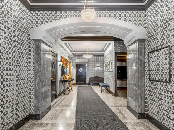 227 East 57th Street image 6 of 8