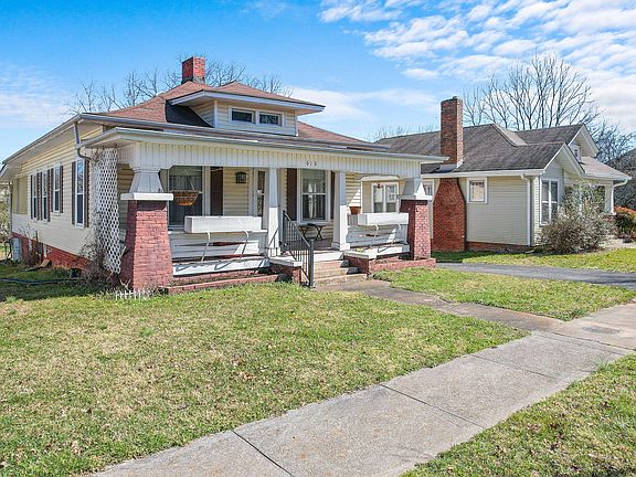 2nd image of 616 Hillcrest Dr