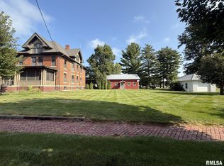 275 E Walnut St, Roseville, IL