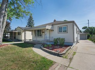 24690 Lexington Ave, Eastpointe, MI 48021